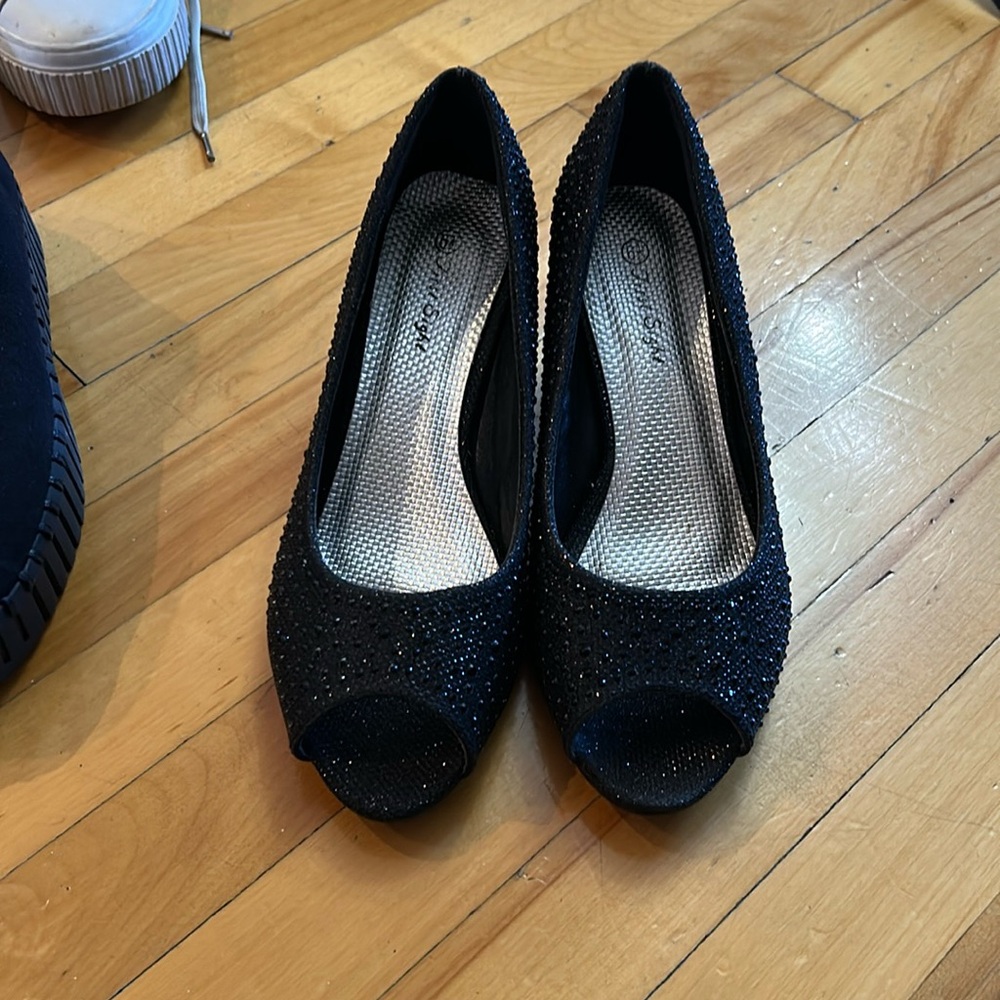 First sight, black shoes, open to size 6 1/2